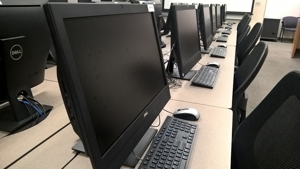 CLASES A DISTANCIA EN LAS 12 ESCUELAS FORMADORAS DE DOCENTES