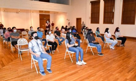RECIBEN BECAS JÓVENES ESTUDIANTES POR PARTE DE DIF MEXICALI