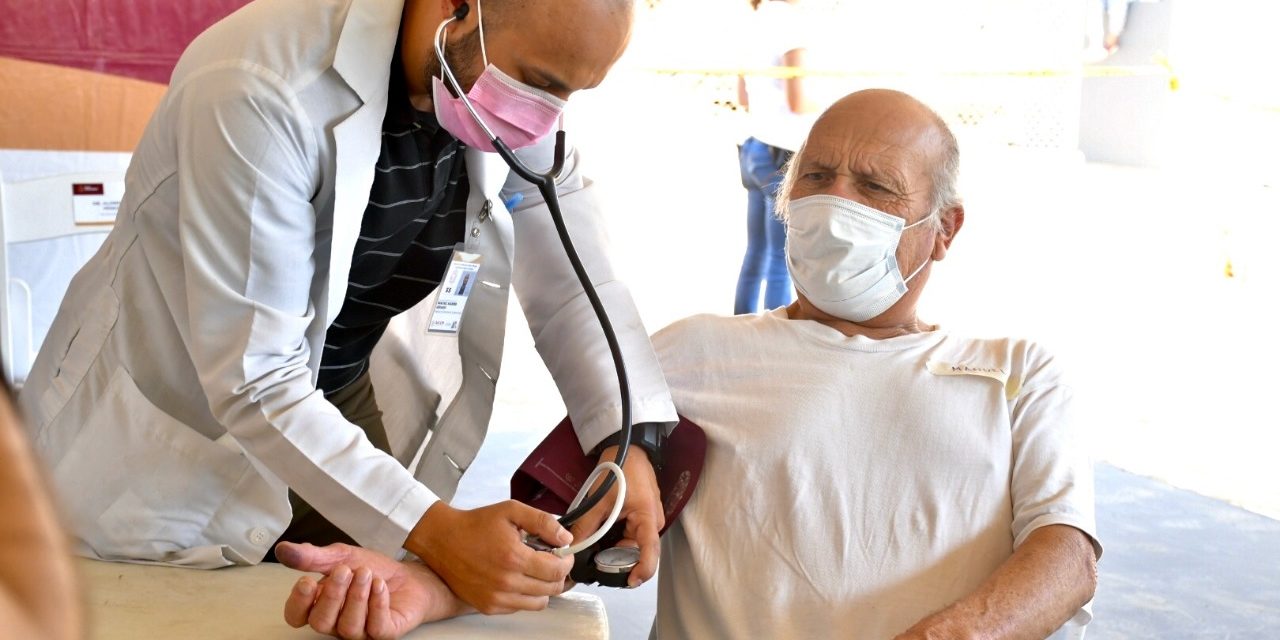 RECONOCEN LABOR REALIZADA POR EL SECTOR MÉDICO EN BC  