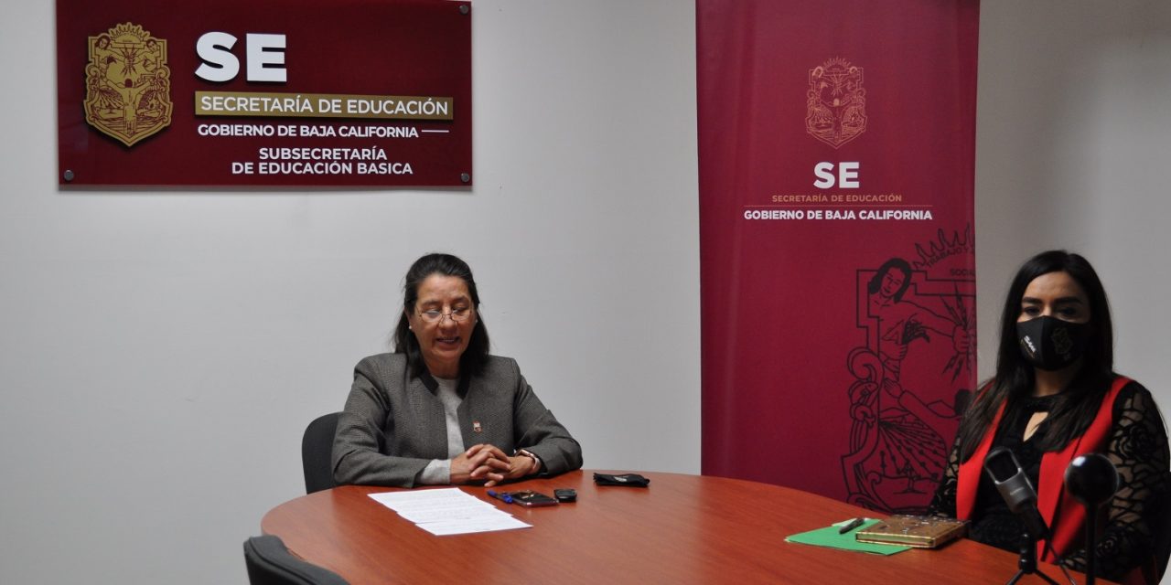 CAPACITAN A DOCENTES EN LENGUAS YUMANAS 