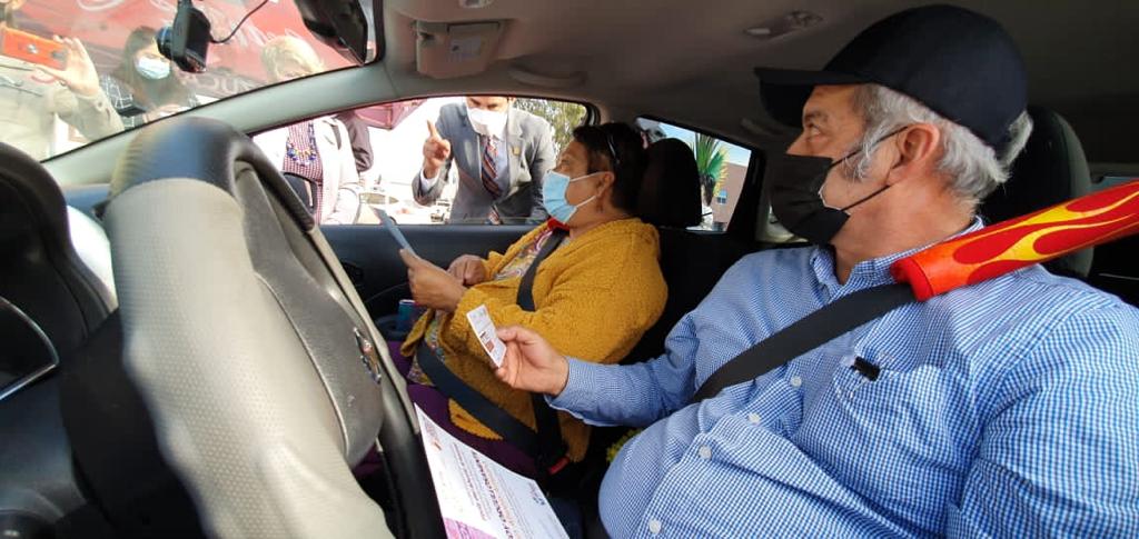 REALIZAN SEGUNDA FERIA DE “ABUELOS ARTESANOS” 