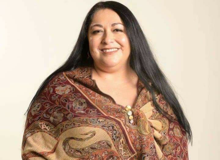 VERENICE FLORES: ESPECIALISTA EN LA TERAPIA HOLÍSTICA