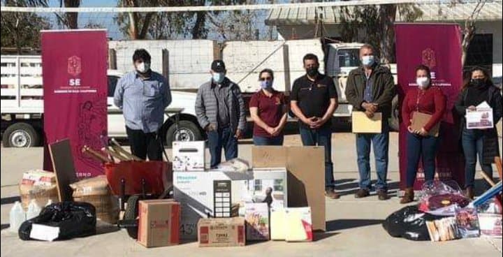 RECIBEN MATERIAL DIDÁCTICO Y ELECTRÓNICO ESTUDIANTES  DE TELESECUNDARIAS  