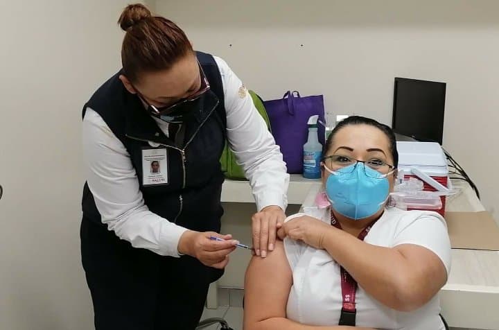 PRIMERA Y SEGUNDA DOSIS A PERSONAL DE SALUD EN MEXICALI  