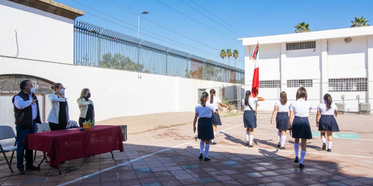 CELEBRAN EL DÍA DE LA BANDERA EN DIF BC