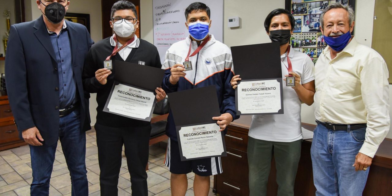 GANADORES DEL PRIMER TORNEO DE AJEDREZ ON LINE  