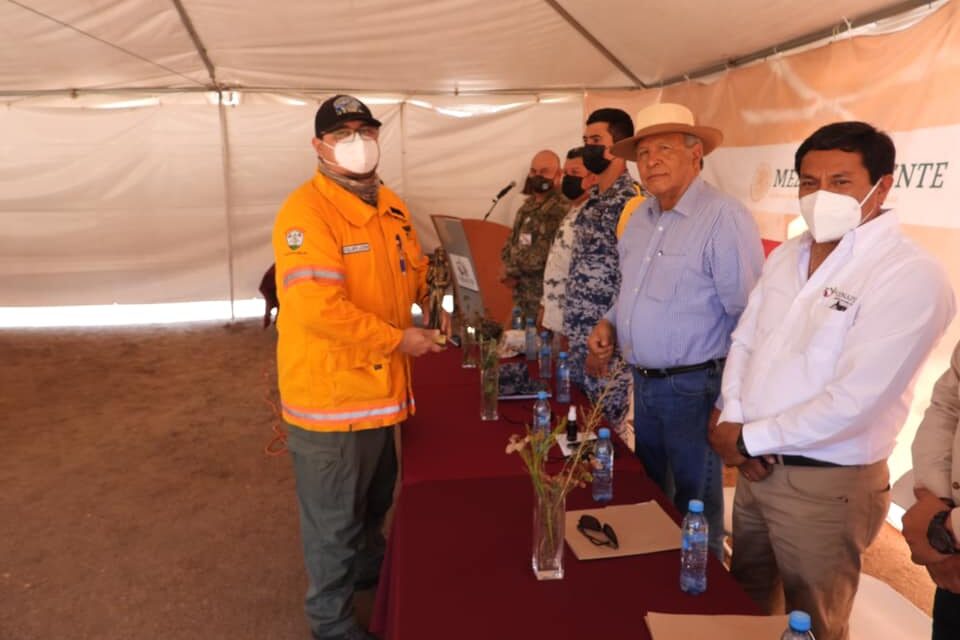 RECONOCEN A PERSONAL FORESTAL DE BC