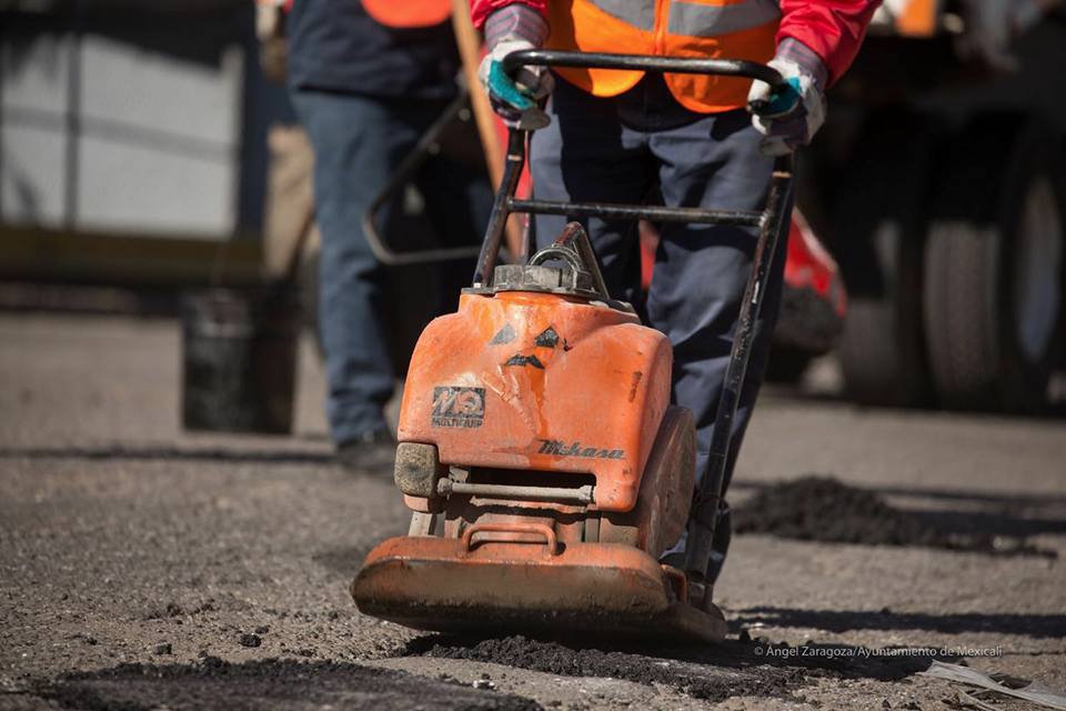 COMIENZAN A TAPAR BACHES EN MEXICALI 