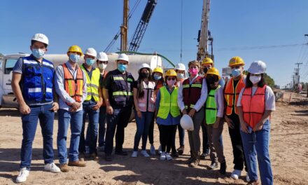 FUTUROS ARQUITECTOS SUPERVISAN OBRA DE LÁZARO CÁRDENAS Y RÍO NUEVO