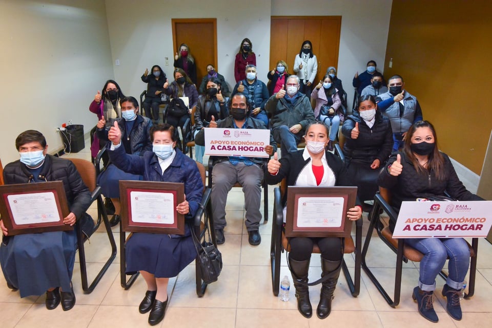 RENOVACIÓN DE LICENCIAS DE OPERACIÓN A CASAS HOGAR