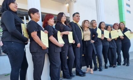 GRADUAN ALUMNAS DEL COLEGIO DE ESTILISTAS Y COLORISTAS ANGELA NEVÁREZ