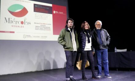 4 ARTISTAS COMPARTEN SUS EXPERIENCIAS AL CREAR OBRAS