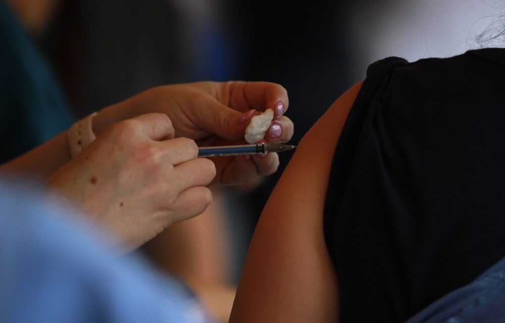 VACUNA DE REFUERZO ES SEGURO Y EFECTIVO