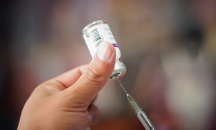 LA VACUNA ES EFECTIVA Y SEGURA