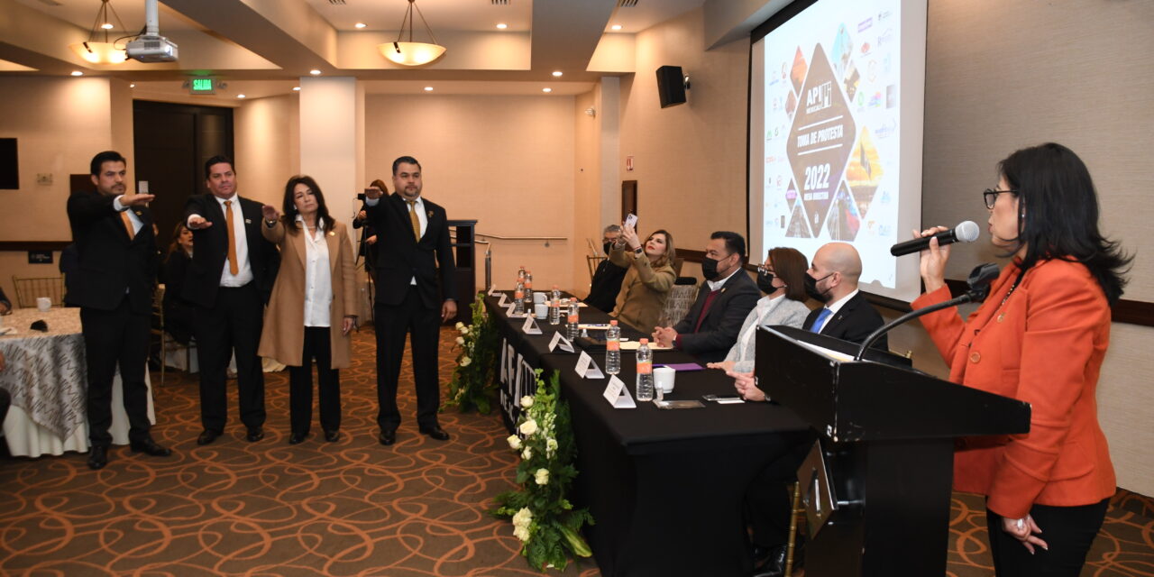 PROFESIONALES INMOBILIARIOS CON NUEVA MESA DIRECTIVA