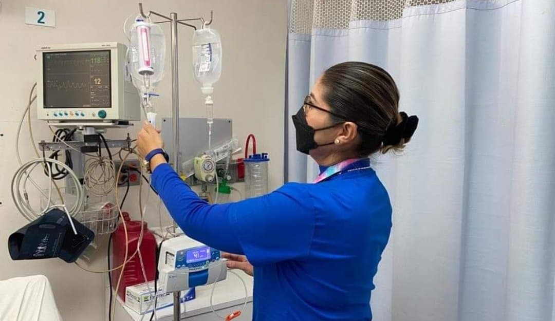 CUMPLEN CON GRAN PASIÓN SU PROFESIÓN