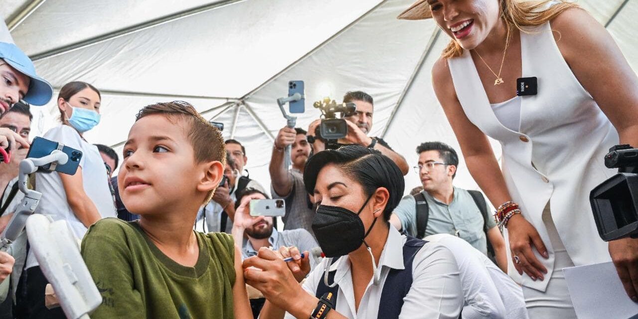 MÁS DE 14 MIL NIÑOS ACUDEN A VACUNARSE 