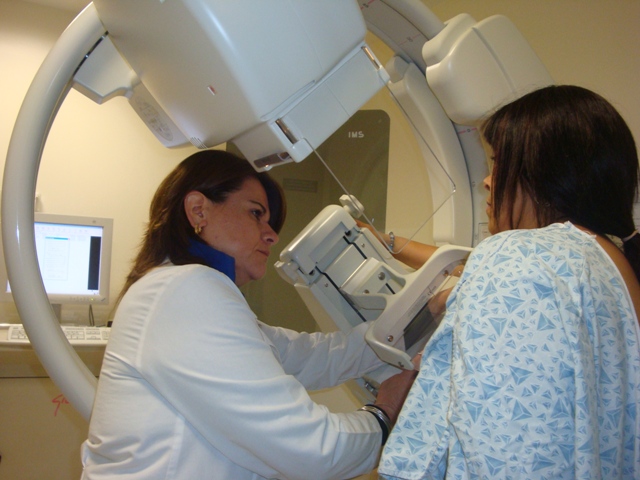 DEBE POBLACIÓN FEMENINA PARTICIPAR EN EL CUIDADO DE SU SALUD 