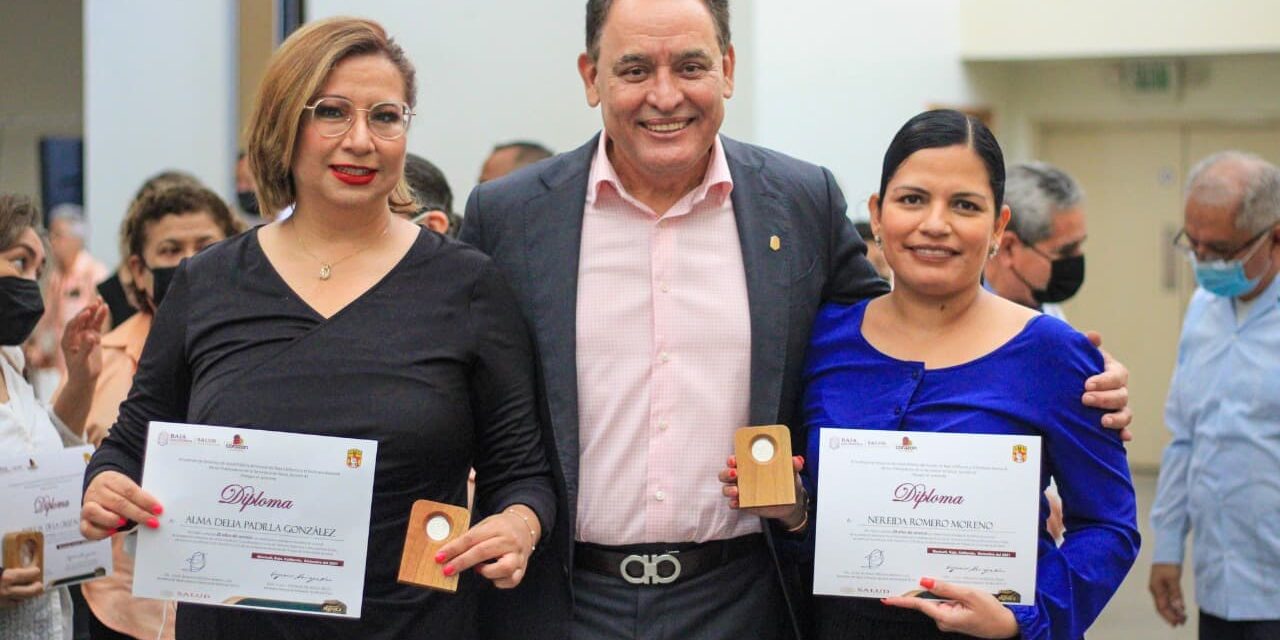 RECONOCEN A PERSONAL CON MÁS DE 20 AÑOS EN SALUD  