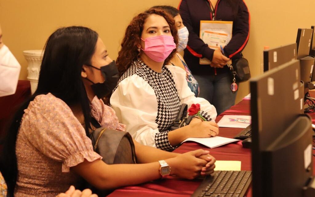 ENTREGAN PLAZAS Y NOMBRAMIENTOS DE ADMISIÓN Y PROMOCIÓN A DOCENTES