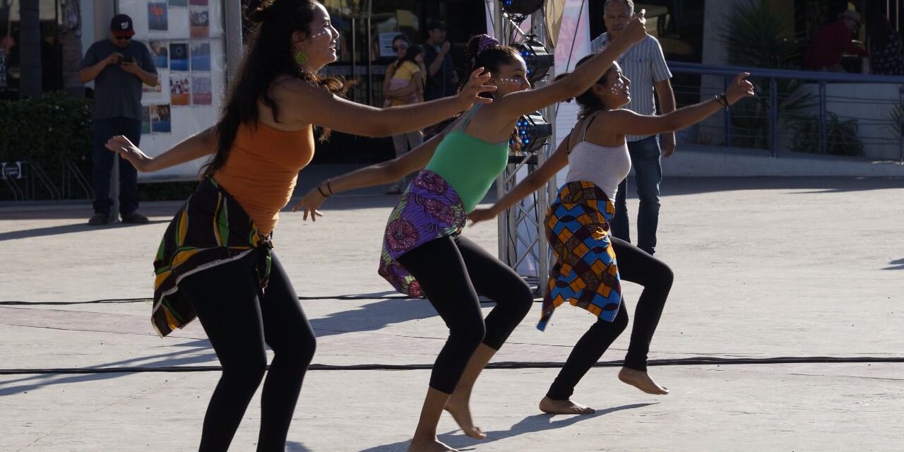 FIESTA CALLEJERA EN CEART ENSENADA