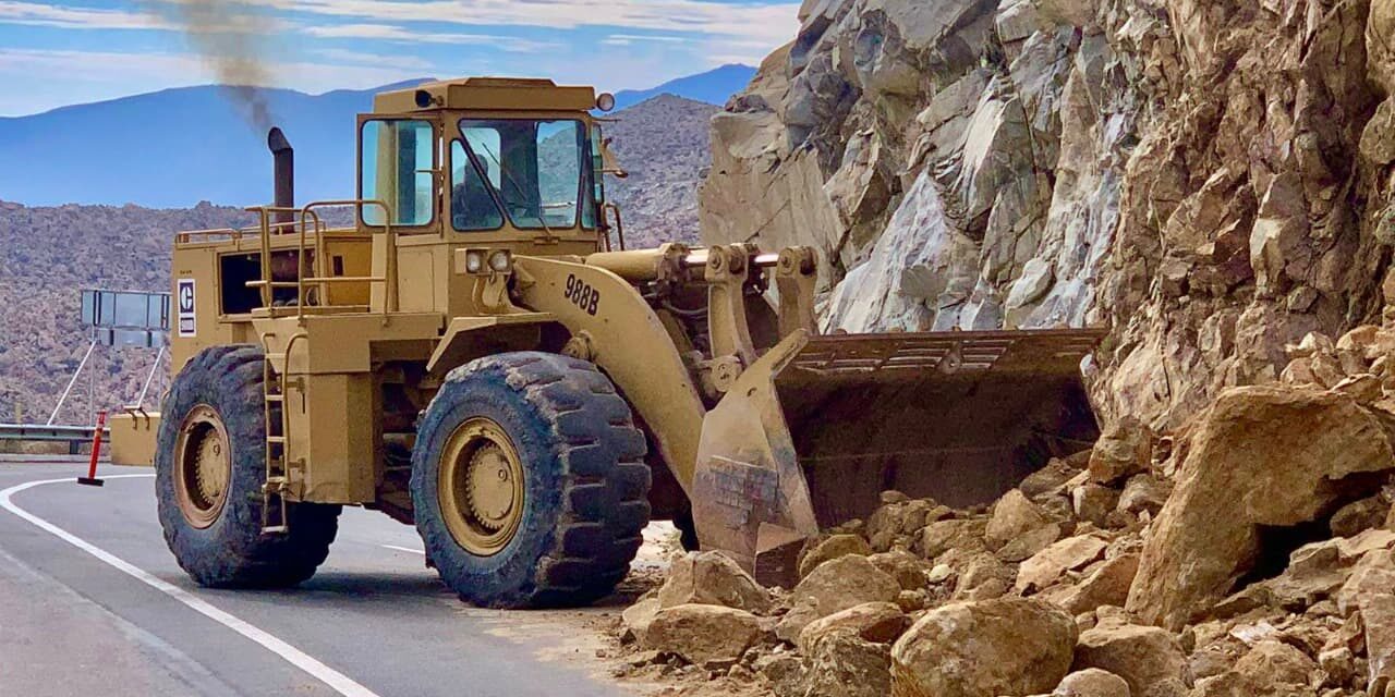 ATIENDEN AFECTACIONES POR DERRUMBE EN LA RUMOROSA