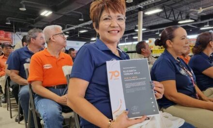 RECONOCE PROCONSA A PERSONAL CON MOTIVO DEL 70 ANIVERSARIO