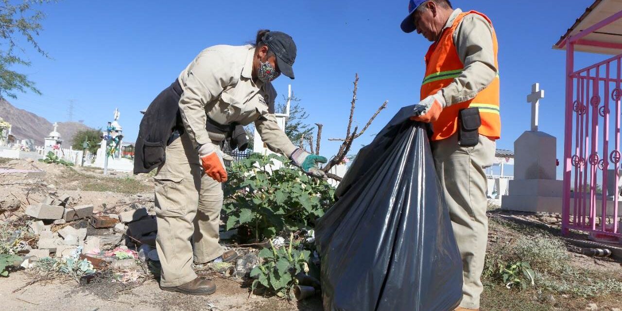 OPERATIVO DE LIMPIEZA EN LOS PANTEONES MUNICIPALES