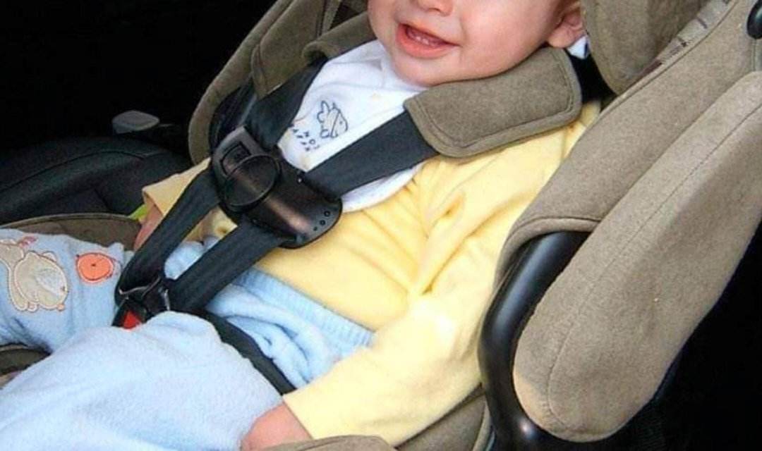 IMPORTANTE EL USO DE ASIENTOS PARA BEBÉS EN AUTOMÓVIL