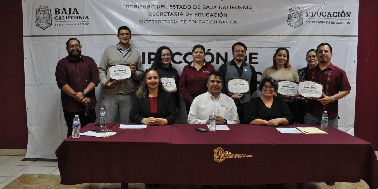 RECONOCEN A JURADOS DEL CONCURSO DE EXPRESIÓN LITERARIA