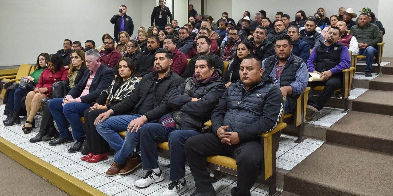 LOS RECONOCEN POR SU PUNTUALIDAD Y ASISTENCIA 