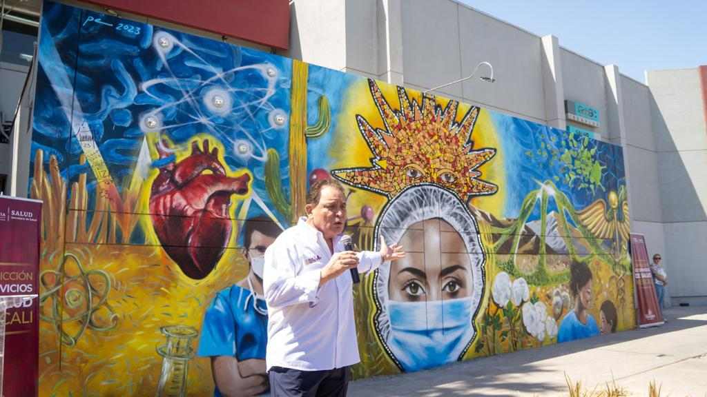 UN MURAL EN HONOR AL PERSONAL DE SALUD QUE ATENDIÓ LA PANDEMIA