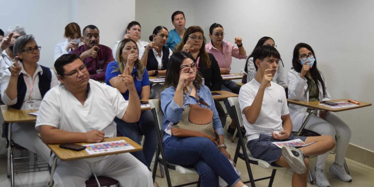 RECIBEN CAPACITACIÓN DE LENGUA DE SEÑAS MEXICANAS