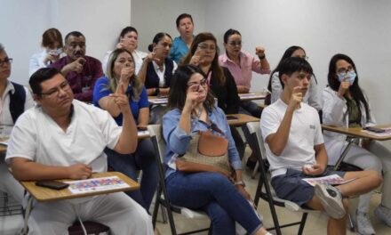 RECIBEN CAPACITACIÓN DE LENGUA DE SEÑAS MEXICANAS