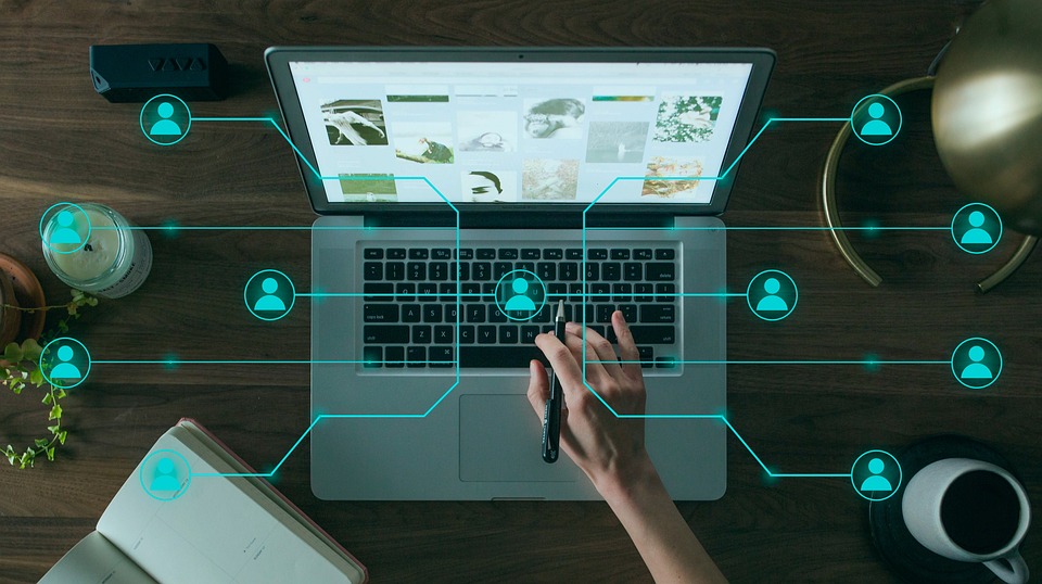 LOS LÍMITES ENTRE LA INTELIGENCIA ARTIFICIAL Y EDUCACIÓN  