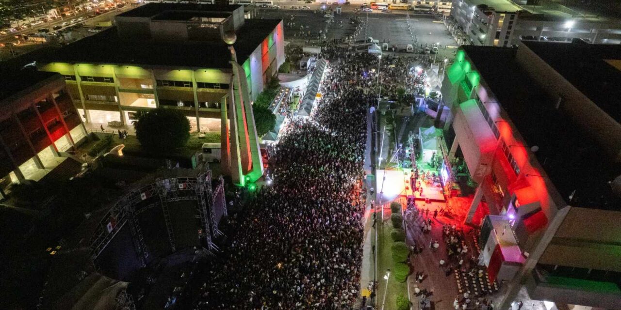 MÁS DE 45 MIL PERSONAS PEGAN EL GRITO EN MEXICALI 