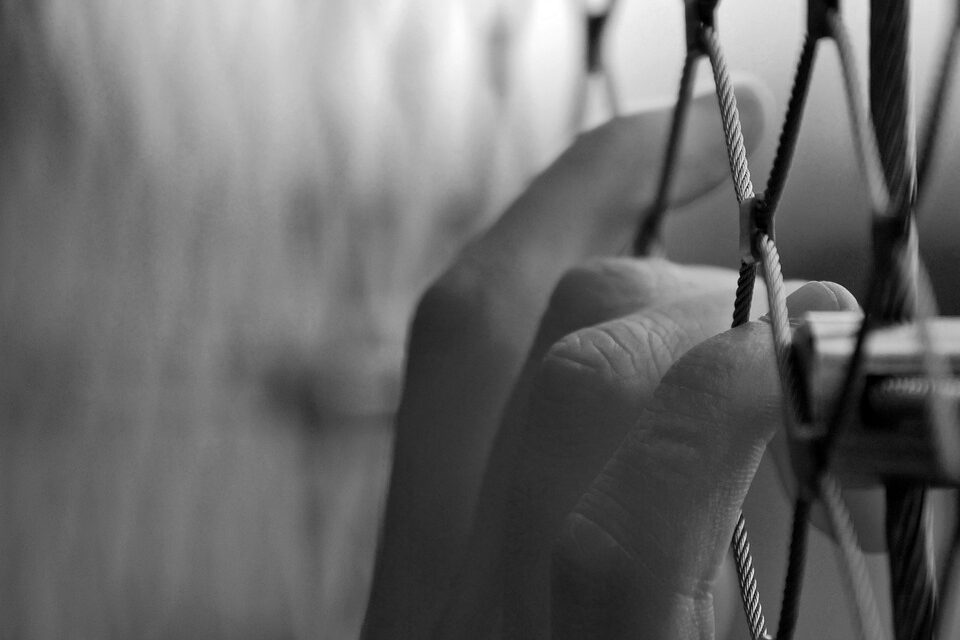 ENTRE LA REINSERCIÓN Y LA CARTA DE NO ANTECEDENTES PENALES