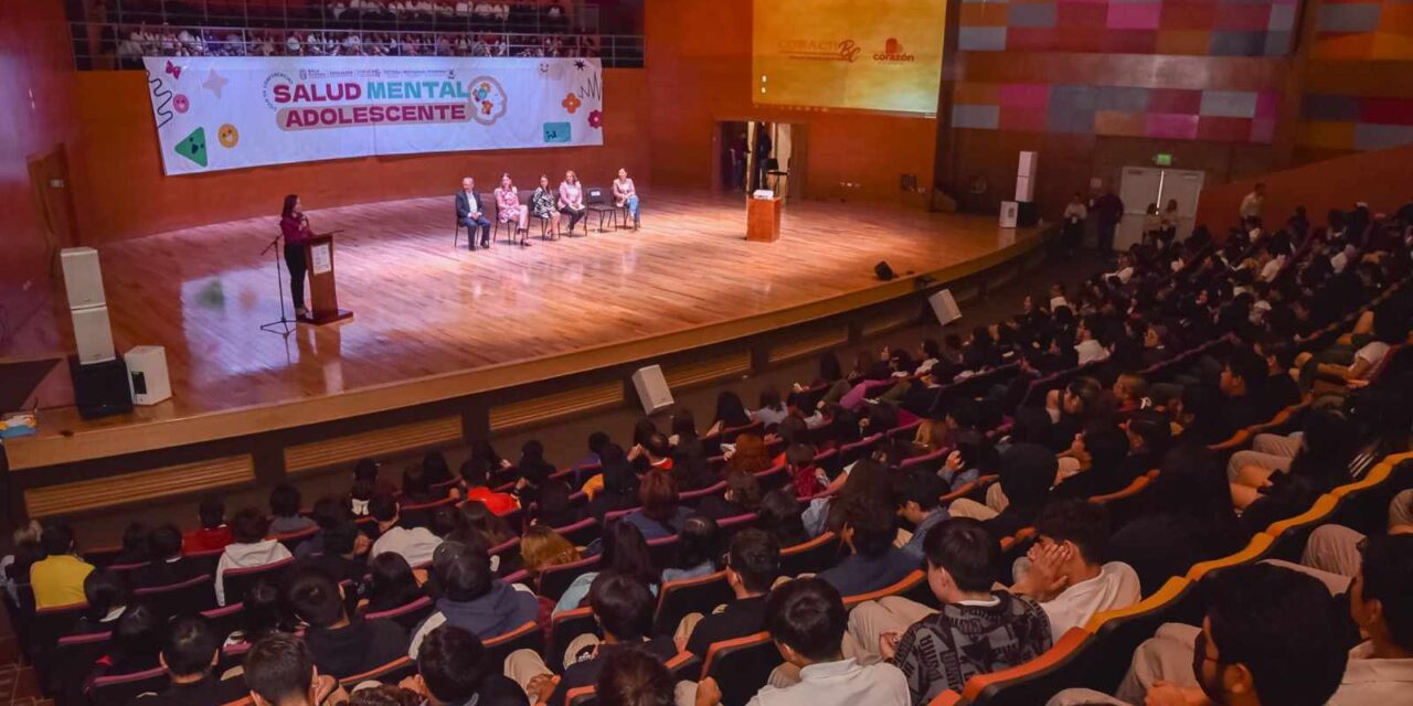 ATENTOS 1,500 ESTUDIANTES AL CICLO DE CONFERENCIAS SOBRE SALUD MENTAL