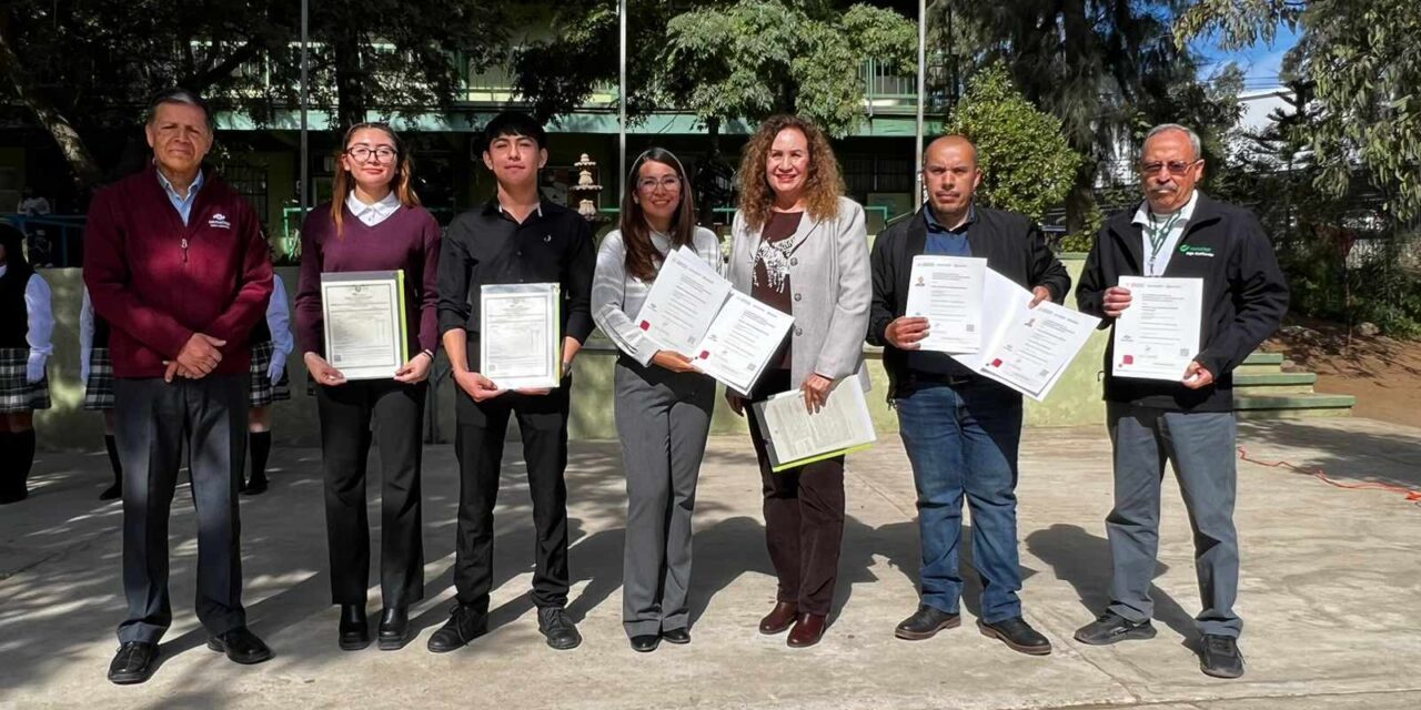 ENTREGAN POR VEZ PRIMERA CERTIFICADOS DUALES EN CONALEP BC