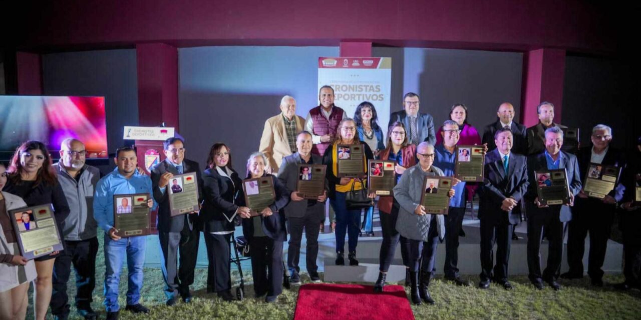 INGRESAN 13 CRONISTAS AL SALÓN DE LA FAMA DEL DEPORTE MEXICALENSE