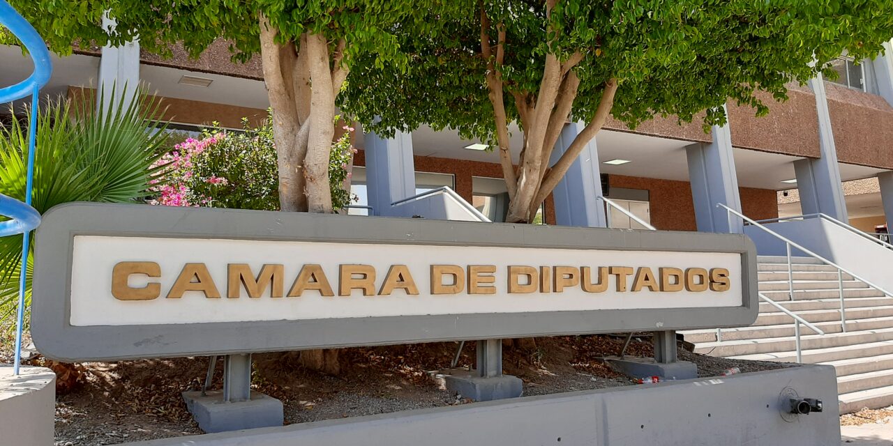 DECLARAN BENEMÉRITAS A 3 ESCUELAS DE MEXICALI