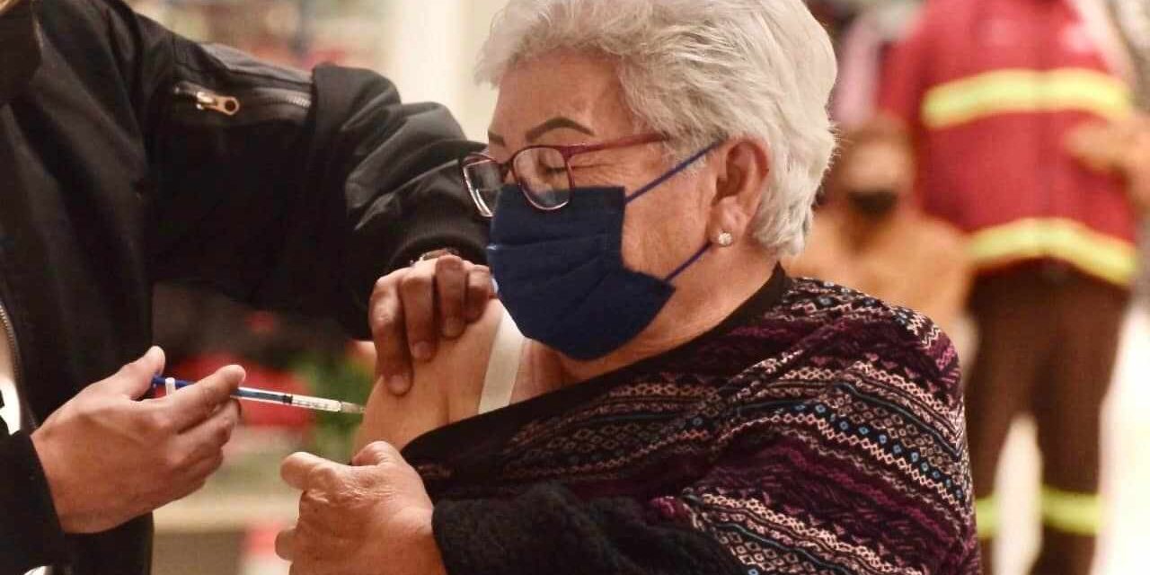 DEBEN MUJERES MAYORES DE 65 AÑOS VACUNARSE CONTRA LA INFLUENZA
