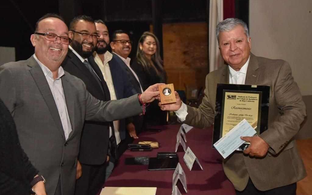 DISTINCIÓN PARA 124 DOCENTES POR AÑOS DE SERVICIO EN COBACH BC