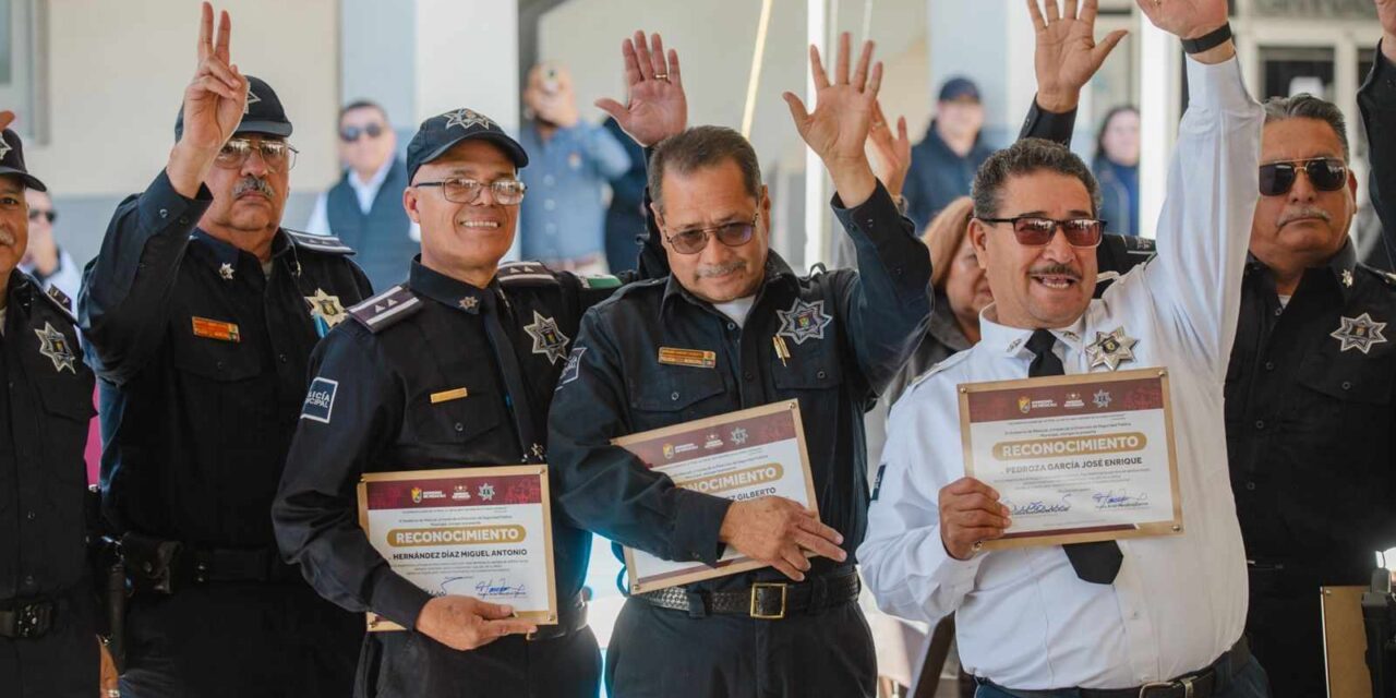 SE JUBILAN AGENTES DE LA POLICÍA DE MEXICALI