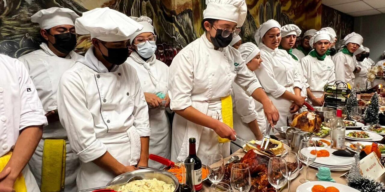 TALENTO ESTUDIANTIL EN LA “PREPARACIÓN DEL PAVO” NAVIDEÑO