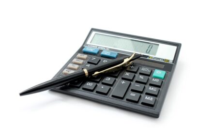 MANTENTE AL DÍA CON TUS OBLIGACIONES FISCALES