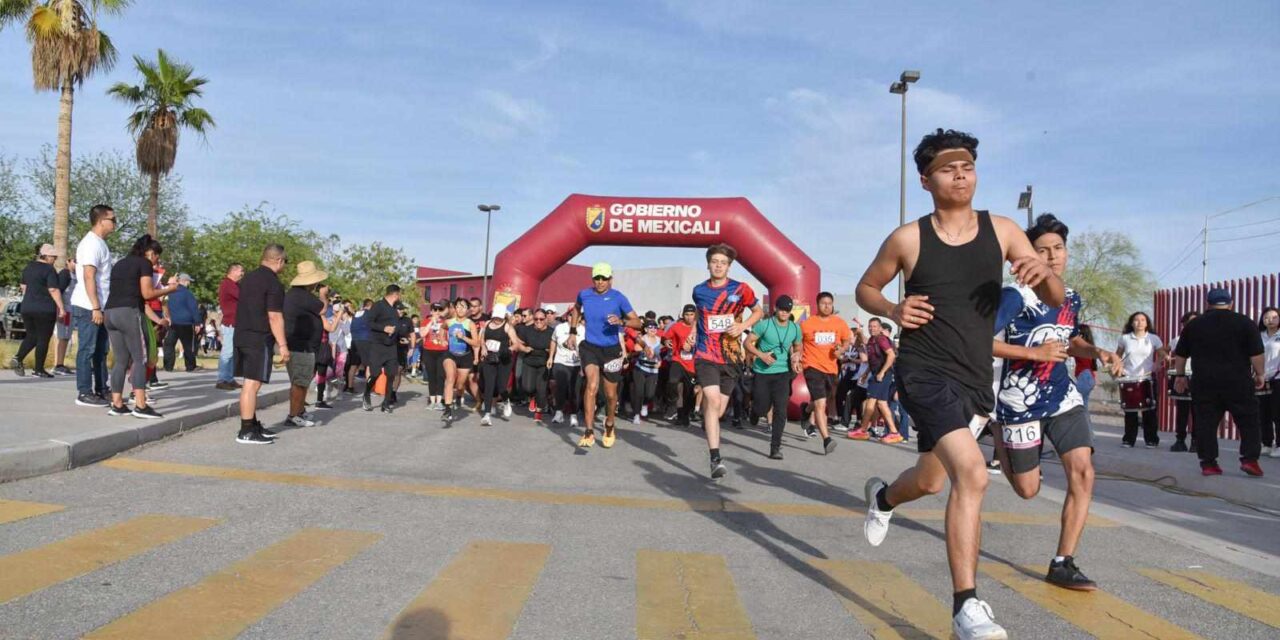 CELEBRAN CON CARRERA ATLÉTICA LOS 43 AÑOS DEL COBACH BC