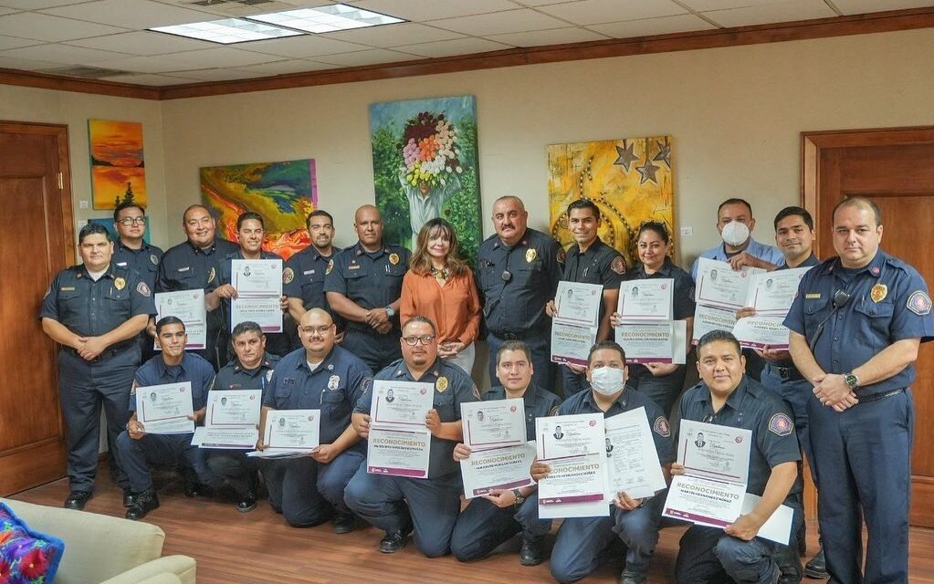 CAPACITAN A BOMBEROS PARA ATENDER DIVERSAS EMERGENCIAS