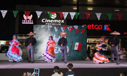 DISFRUTAN LA NOCHE MEXICANA EN PLAZA LA GRAN VÍA