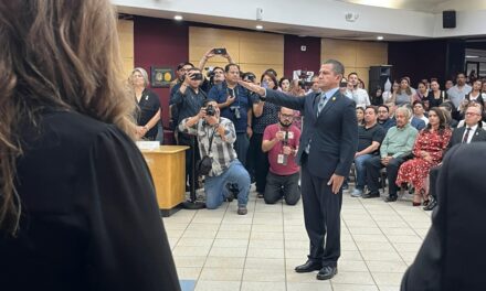 PROTESTAN ANTE H. CABILDO FUNCIONARIOS DEL 25 AYUNTAMIENTO DE MEXICALI